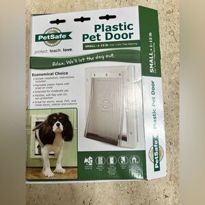 PetSafe Premium Plastic Pet Door White, Small PPA00-10958 Never Rust, Paintable